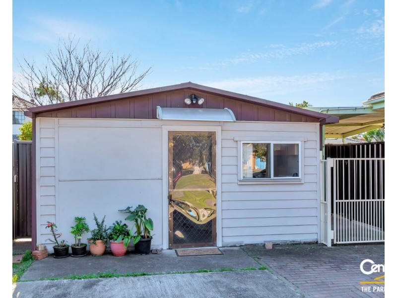 19a Pleasant Street, Bossley Park NSW 2176