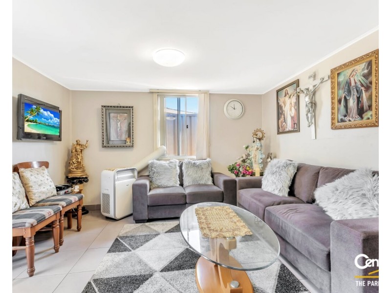 19a Pleasant Street, Bossley Park NSW 2176