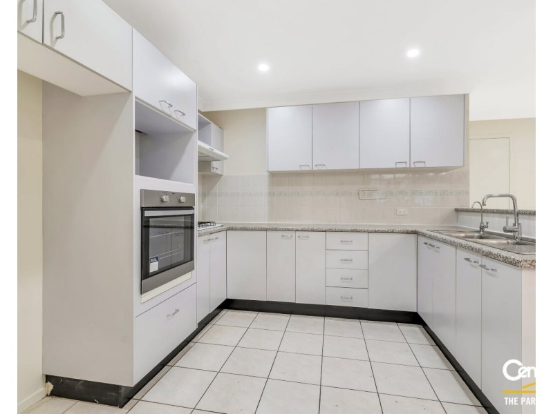 4 Brunswick Heads Cres, Hoxton Park NSW 2171