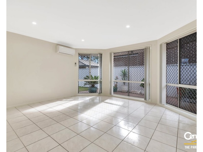 4 Brunswick Heads Cres, Hoxton Park NSW 2171