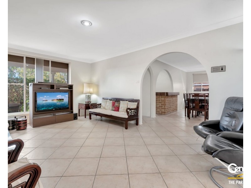 39 Glen Logan Road, Bossley Park NSW 2176