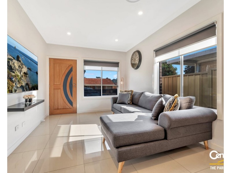 1 Kanuka Street, Bossley Park NSW 2176