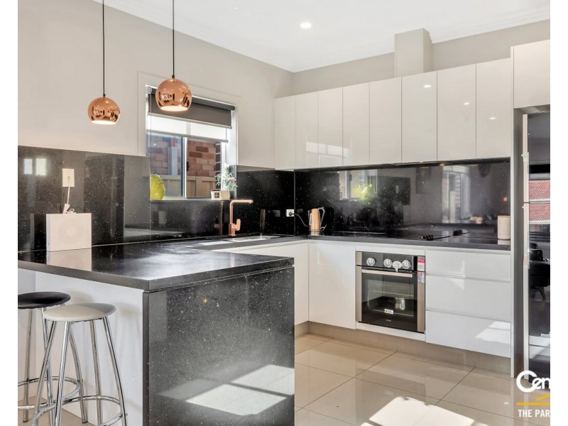 1 Kanuka Street, Bossley Park NSW 2176