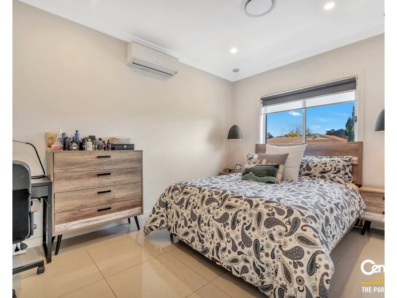 1 Kanuka Street, Bossley Park NSW 2176