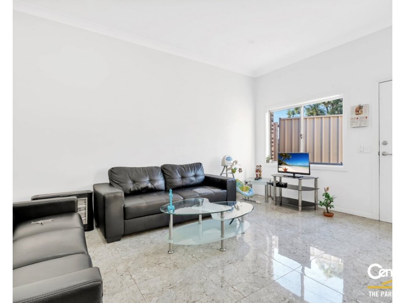 4 Pierce Close, Prairiewood NSW 2176