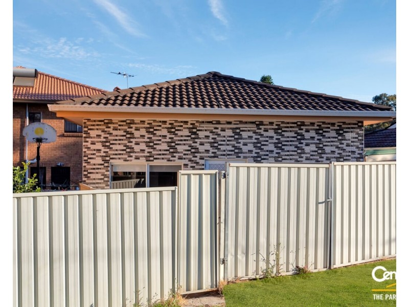 4 Pierce Close, Prairiewood NSW 2176