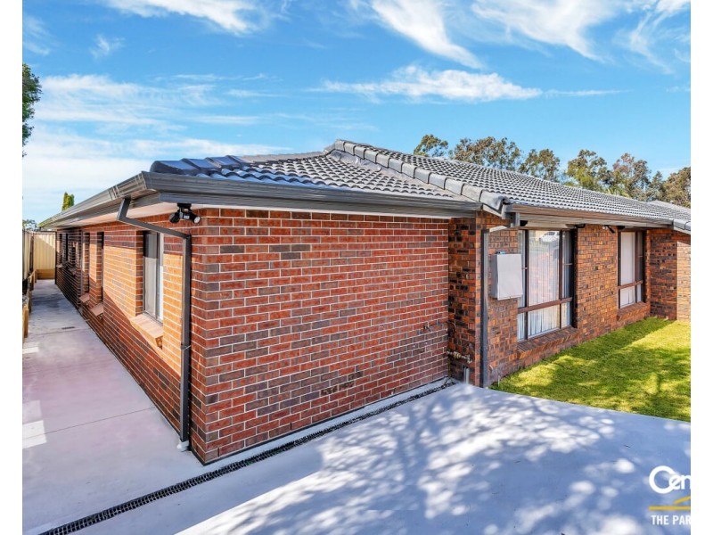 9a Seymour Place, Bossley Park NSW 2176