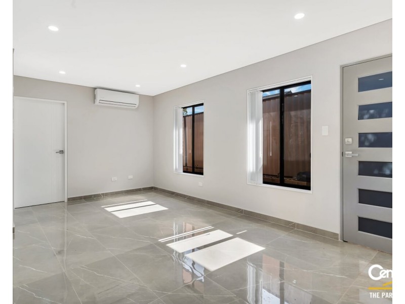 9a Seymour Place, Bossley Park NSW 2176