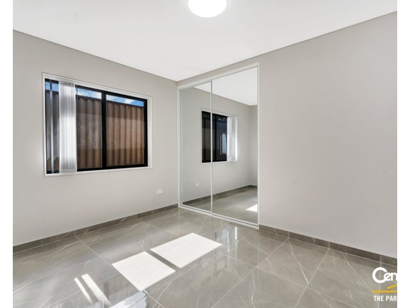 9a Seymour Place, Bossley Park NSW 2176