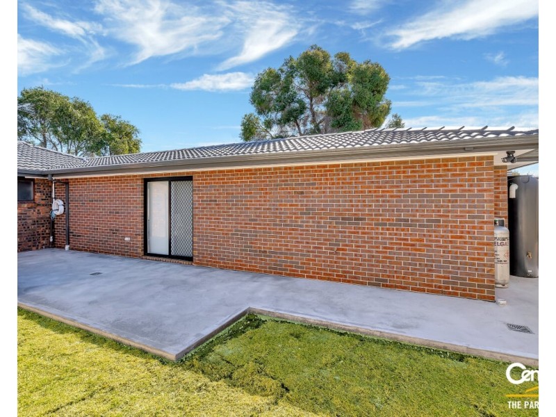 9a Seymour Place, Bossley Park NSW 2176