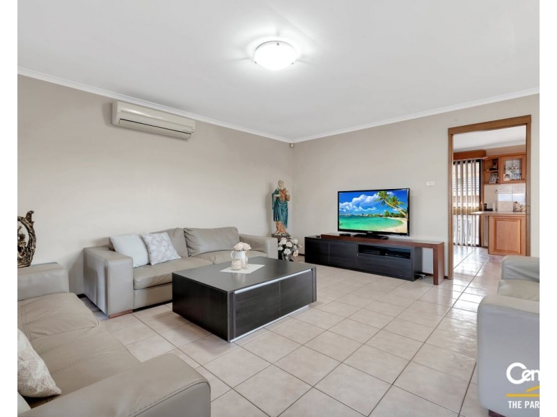 22 Turquoise Crescent, Bossley Park NSW 2176