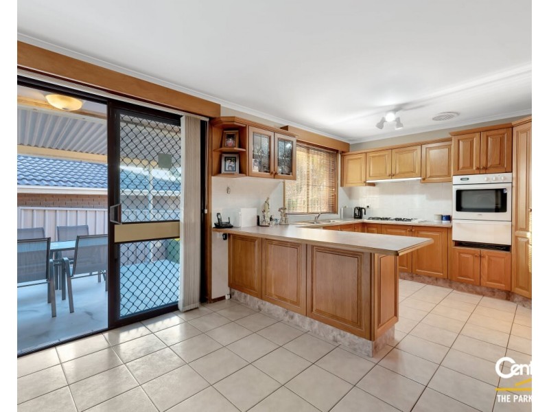 22 Turquoise Crescent, Bossley Park NSW 2176