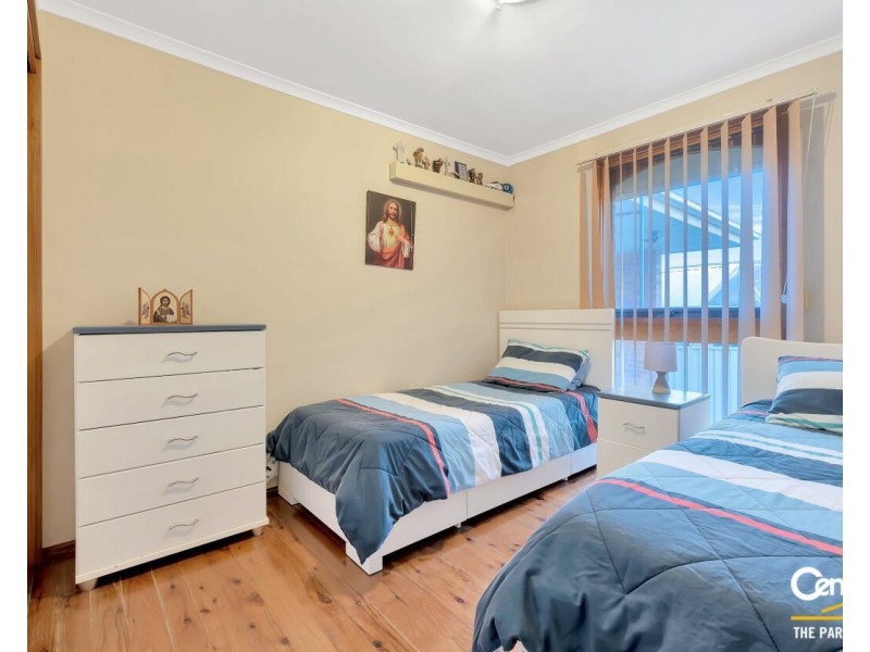 22 Turquoise Crescent, Bossley Park NSW 2176