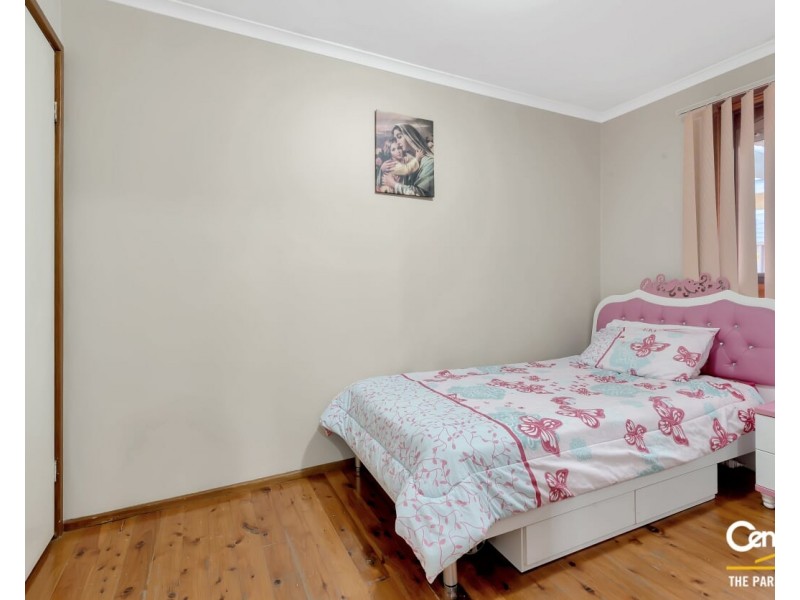 22 Turquoise Crescent, Bossley Park NSW 2176