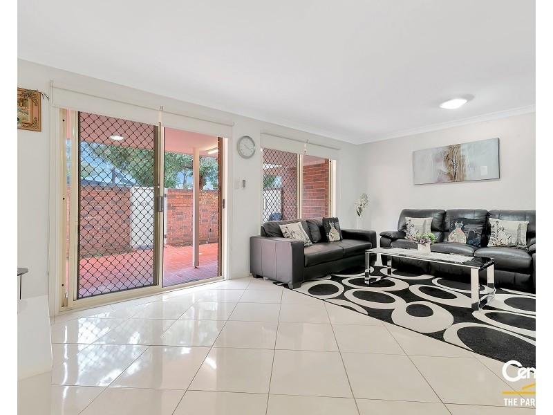 2/11-15 Greenfield Road, Greenfield Park NSW 2176