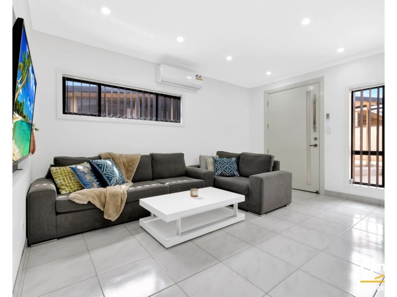 68a Kingfisher Avenue, Bossley Park NSW 2176