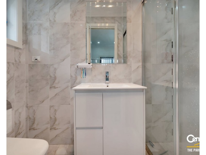 68a Kingfisher Avenue, Bossley Park NSW 2176