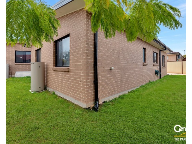 68a Kingfisher Avenue, Bossley Park NSW 2176