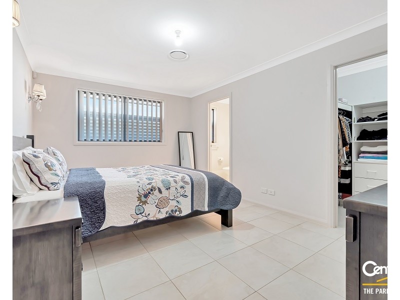 14 Little John Street, Middleton Grange NSW 2171