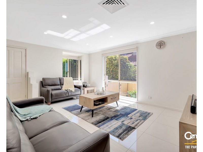 1/19 Davina Crescent, Cecil Hills NSW 2171