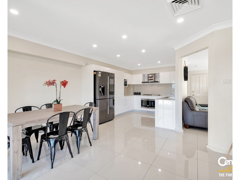 1/19 Davina Crescent, Cecil Hills NSW 2171