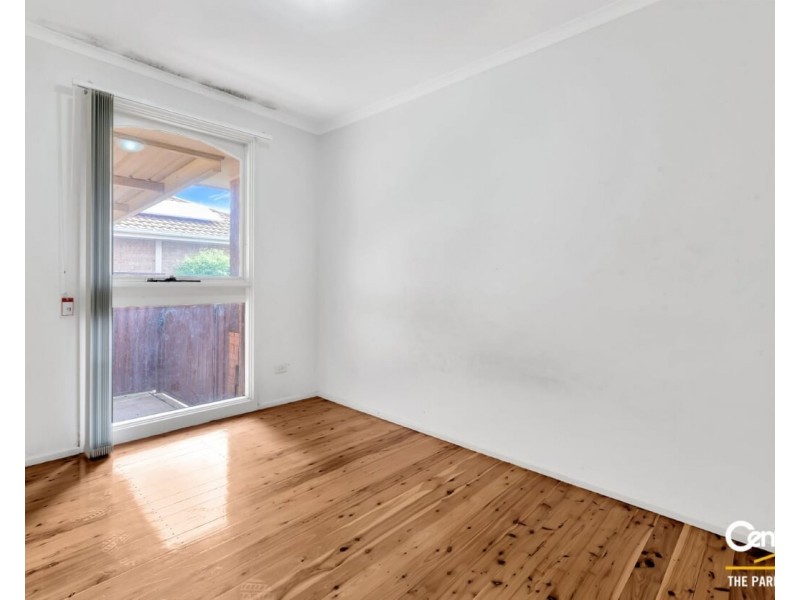 12 Lawley Street, Bossley Park NSW 2176