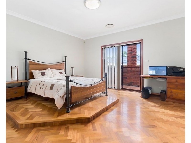 32 Province Street, Abbotsbury NSW 2176