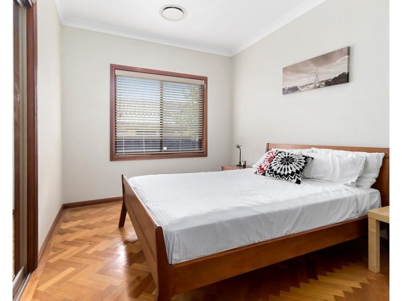 32 Province Street, Abbotsbury NSW 2176