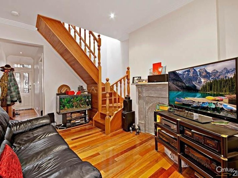 36 Calder Rd, Darlington NSW 2008