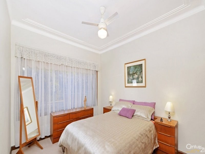 2 Carbethon Crescent, Beverly Hills NSW 2209