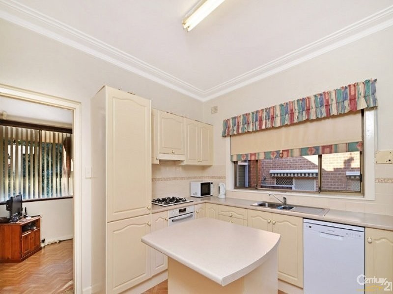 2 Carbethon Crescent, Beverly Hills NSW 2209