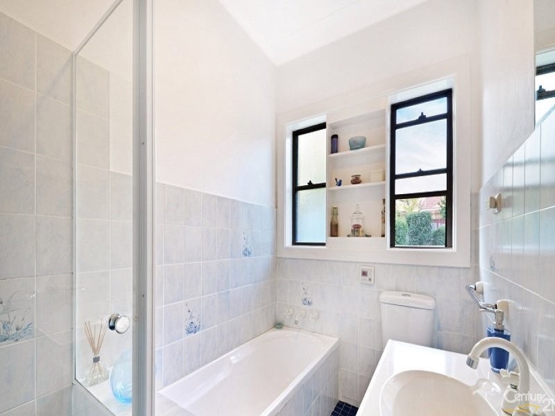 2 Carbethon Crescent, Beverly Hills NSW 2209