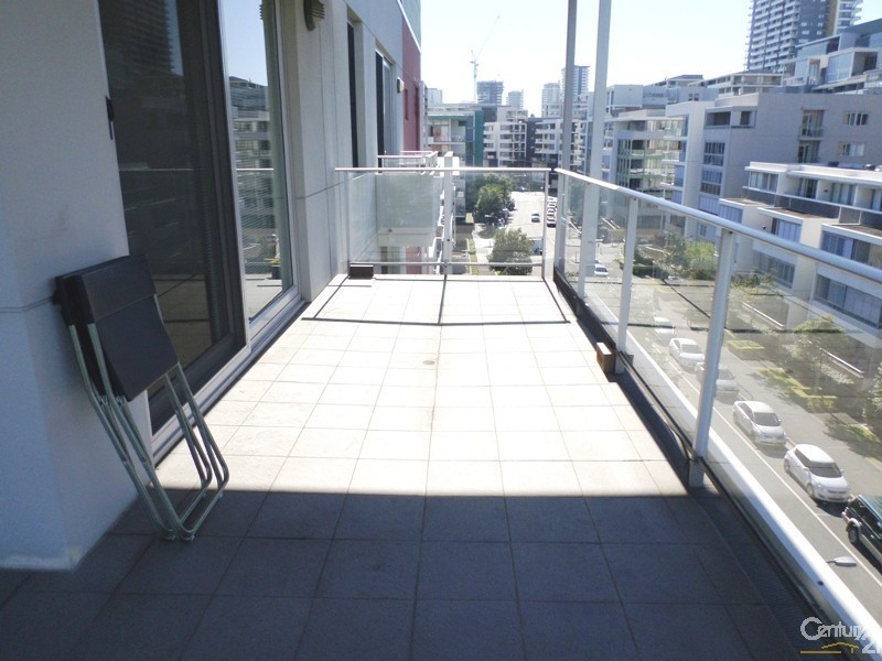 602/2 Shoreline Drive, Rhodes NSW 2138