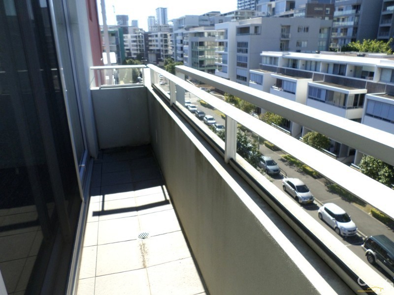 602/2 Shoreline Drive, Rhodes NSW 2138