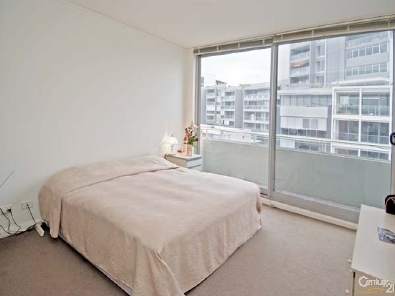 602/2 Shoreline Drive, Rhodes NSW 2138