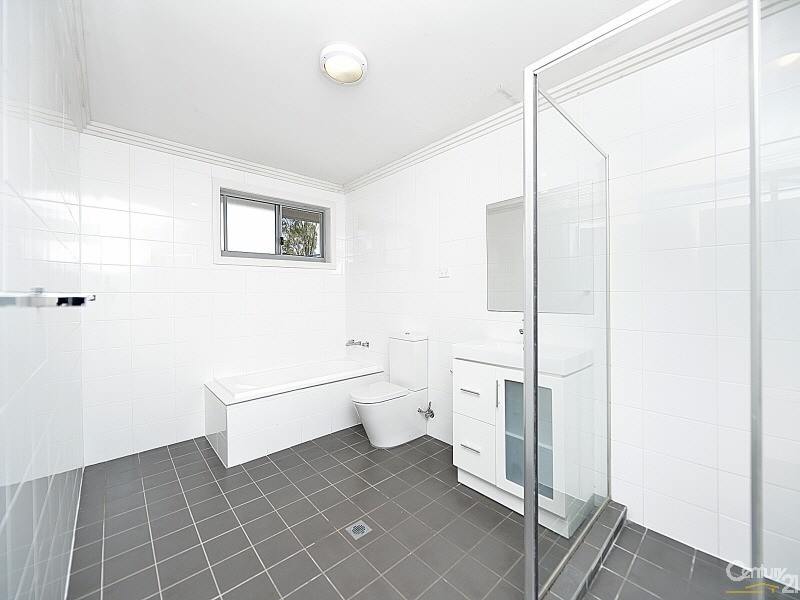 18/100 Kenyons Road, Merrylands West NSW 2160