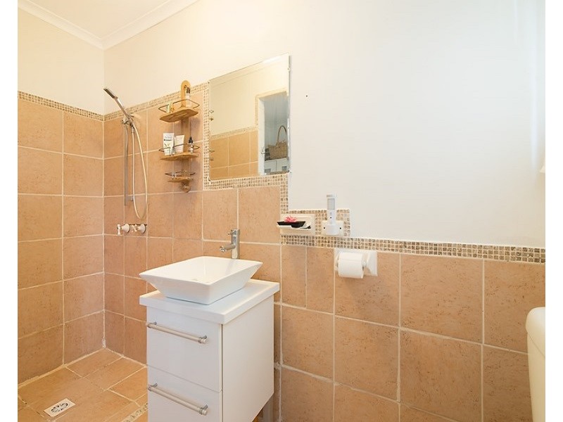 11 Kulara Ave, West Gosford NSW 2250