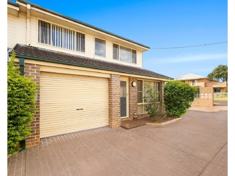 1/24 Melbourne Street, East Gosford NSW 2250