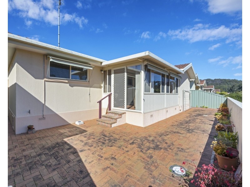 2/61 Karalta Road, Erina NSW 2250