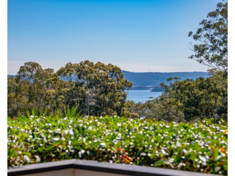 17 Moray Parade, Saratoga NSW 2251