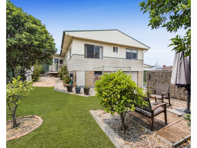 80 Lowanna Avenue, Forresters Beach NSW 2260