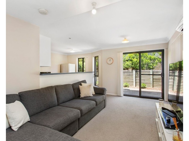 2/74 Karalta Road, Erina NSW 2250