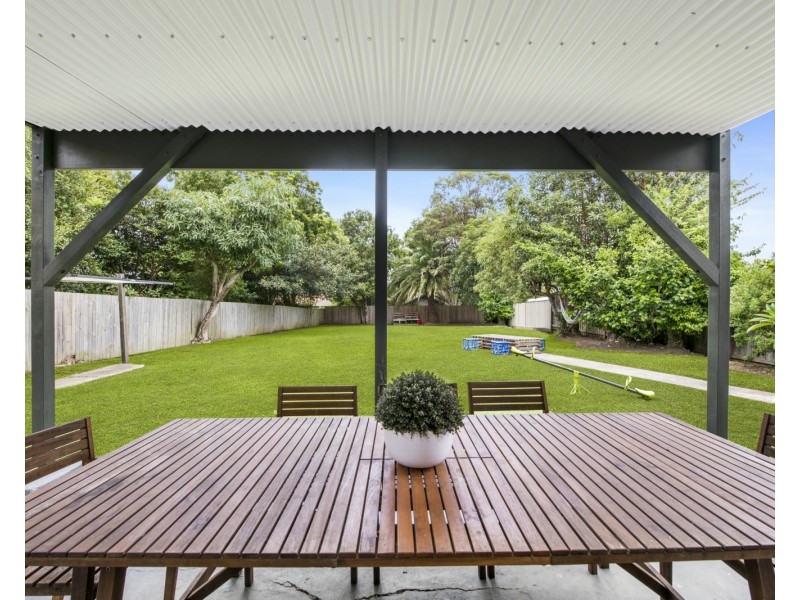 1 Eulalia Ave, Point Frederick NSW 2250