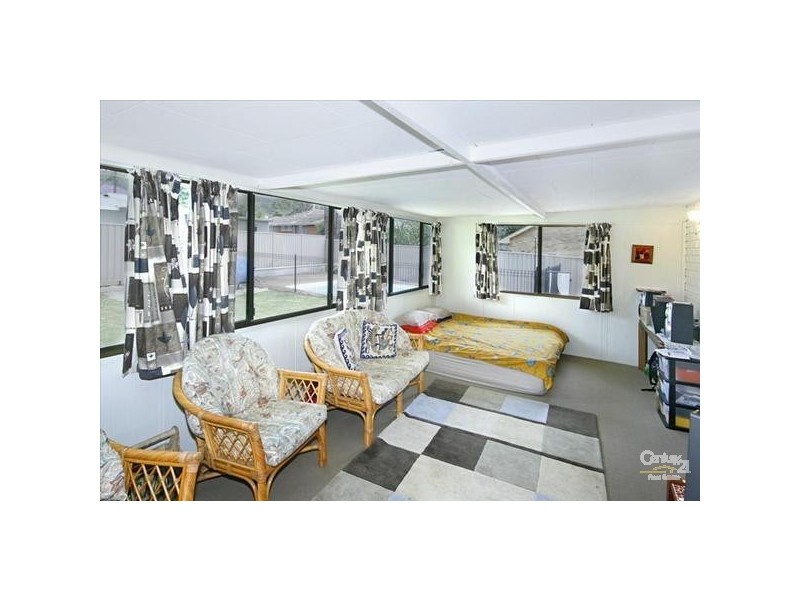 7 Bayline Drive, Point Clare NSW 2250