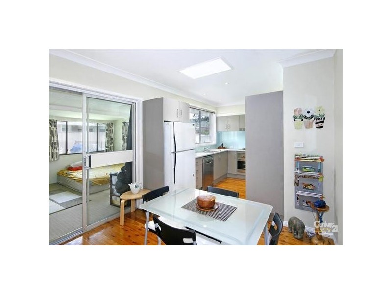 7 Bayline Drive, Point Clare NSW 2250