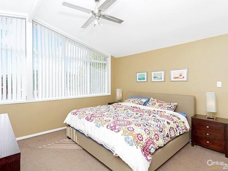 2 Letitia Close, Green Point NSW 2251