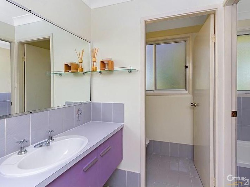 2 Letitia Close, Green Point NSW 2251