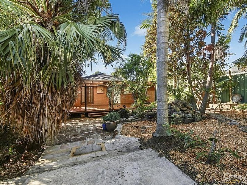 8 Narrawa Avenue, Erina NSW 2250