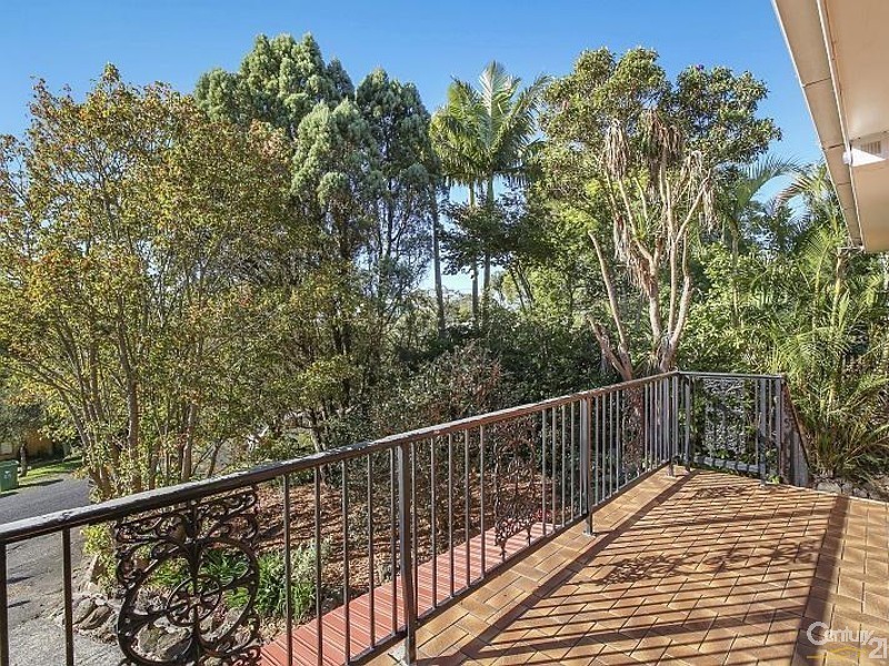 8 Narrawa Avenue, Erina NSW 2250