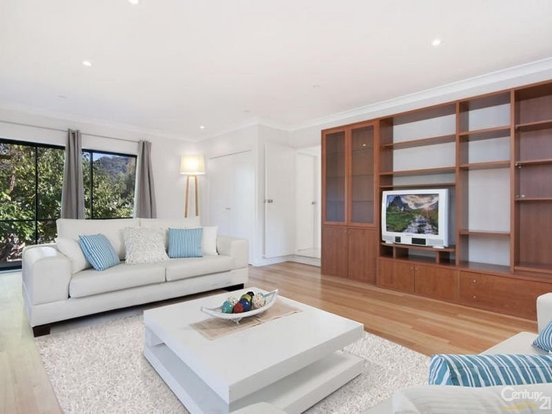 13 Lock Avenue, Springfield NSW 2250